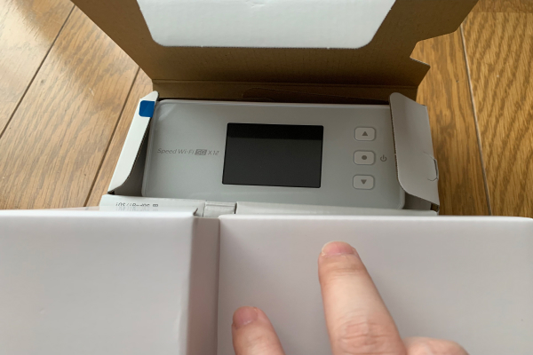 Speed Wi-Fi 5G X12のルーター